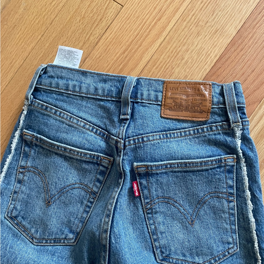 Levis white fur lined pants - Picture 3 of 3